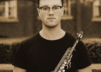 Jonny Vaux – Saxophone
